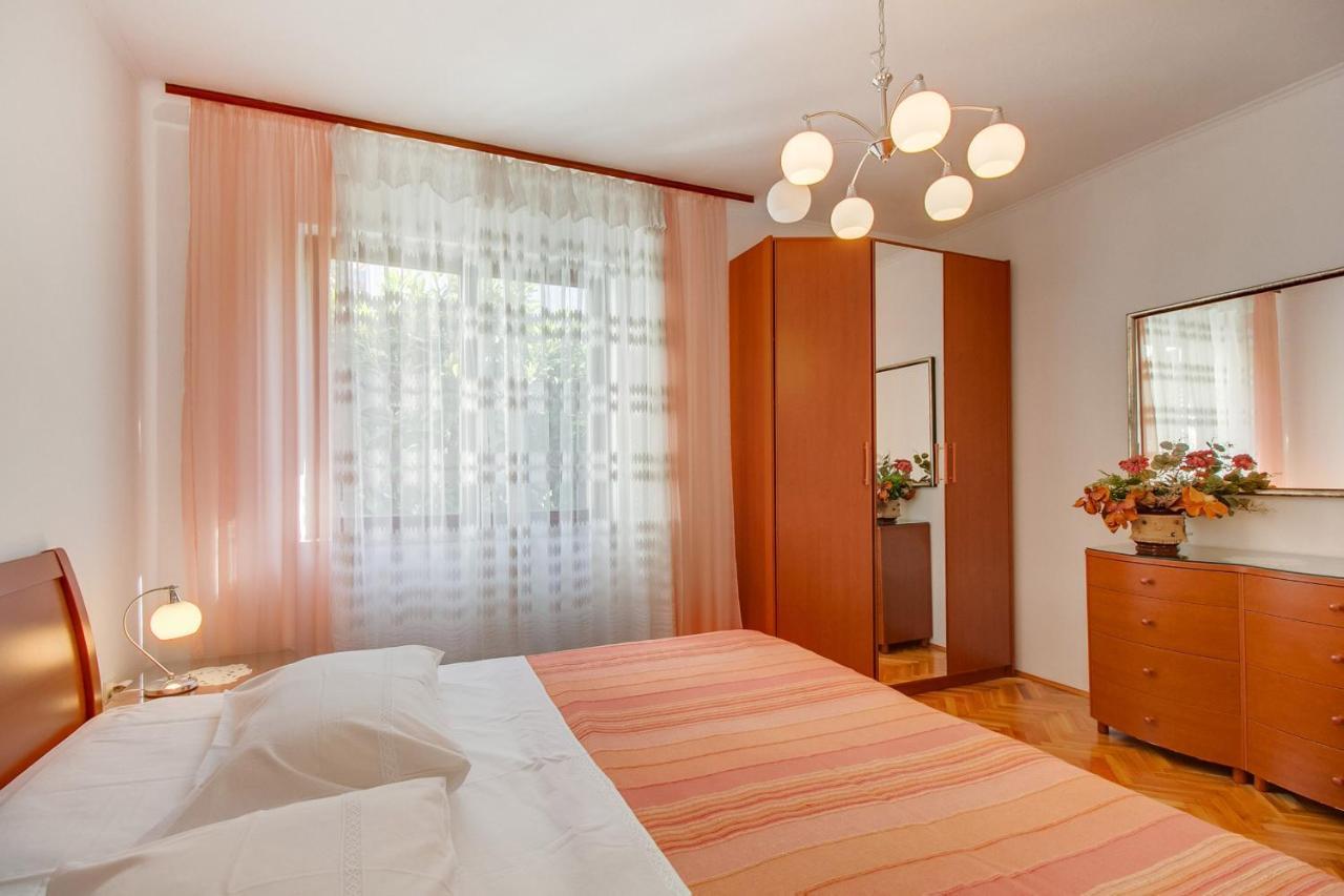 Apartman Mirjana 1 マリ・ロシニュ エクステリア 写真
